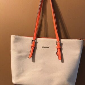 David Jones tote